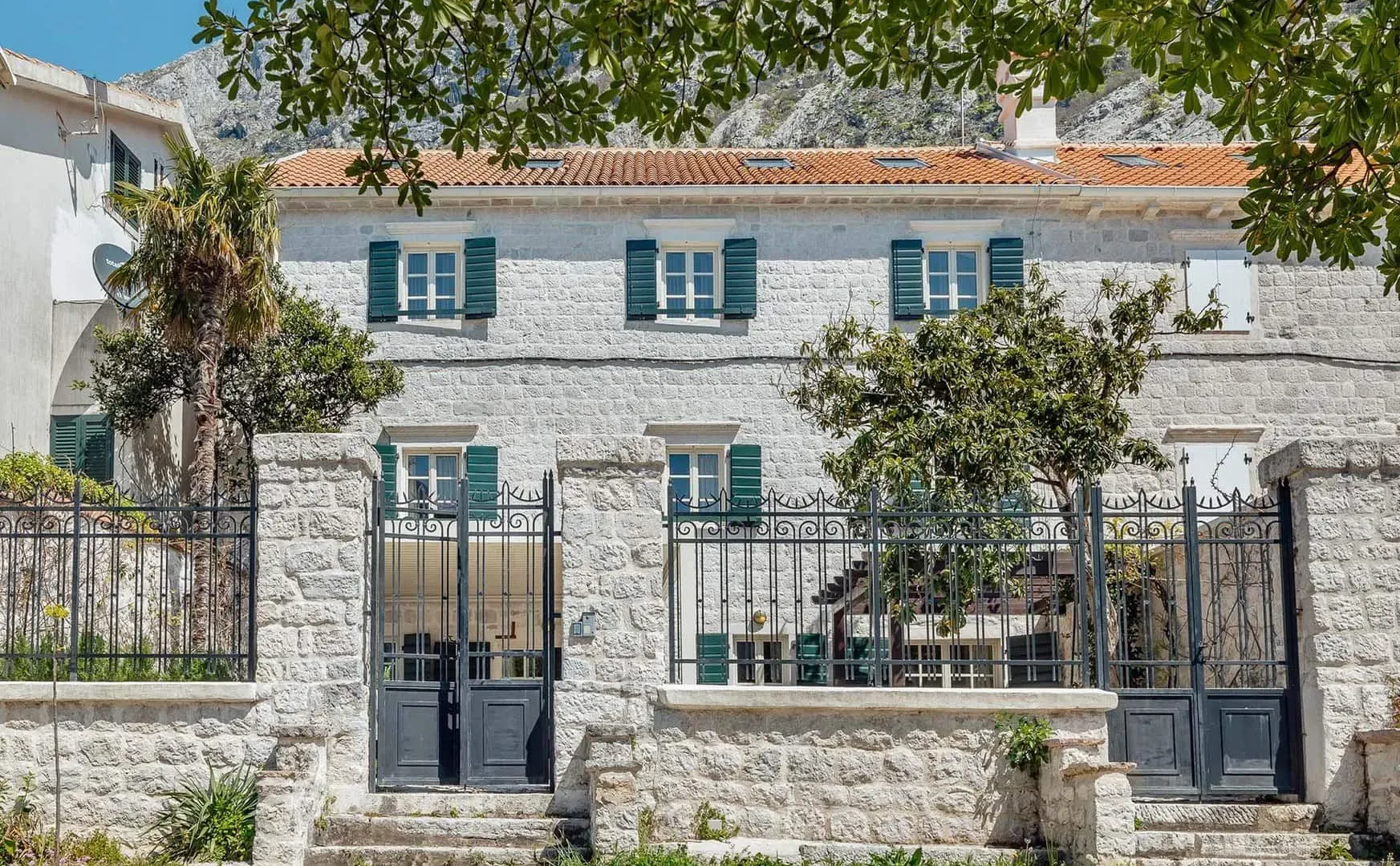 Prodaja, kuća, 490m², Dobrota, Kotor