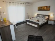 Izdavanje, kuća, 153m², Krimovica, Kotor - image 10