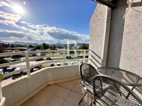 Izdavanje, jednosoban stan, 40m², Stari Aerodrom, Podgorica - image 9