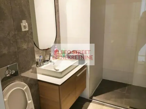 Izdavanje, trosoban stan, 87m², Savski Venac, Beograd - image 7