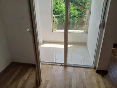 Sale, studio apartment, 31m², Bečići, Budva - image 7
