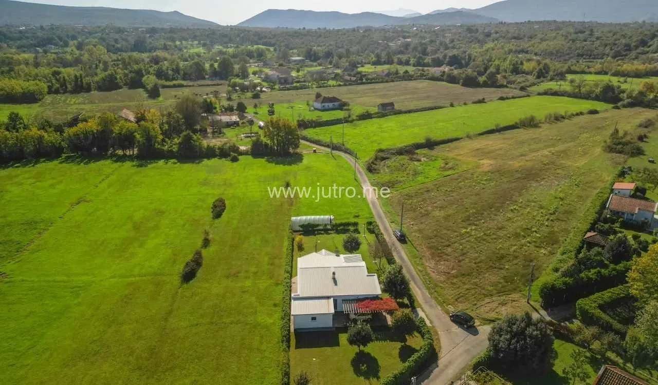 Rent, house, 200m², Spuž, Danilovgrad