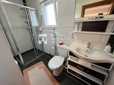 Izdavanje, trosoban stan, 111m², Ilino, Bar - image 8