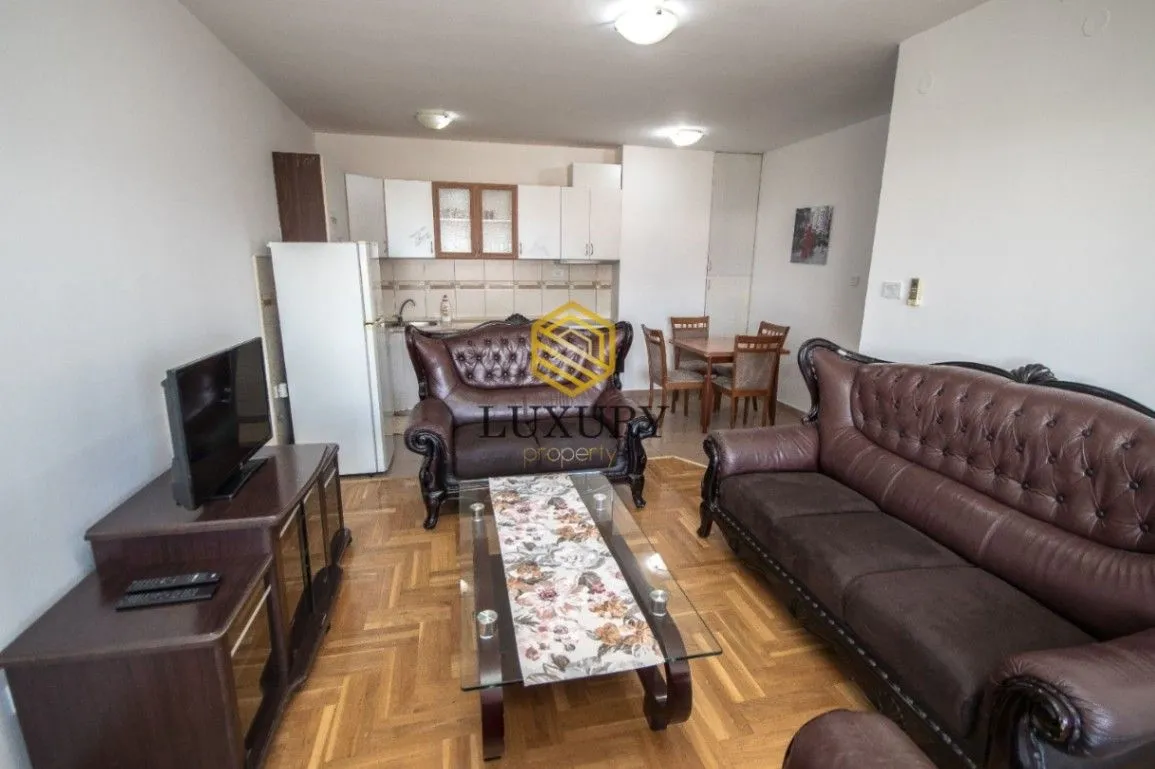 Izdavanje, dvosoban stan, 57m², City Kvart, Podgorica