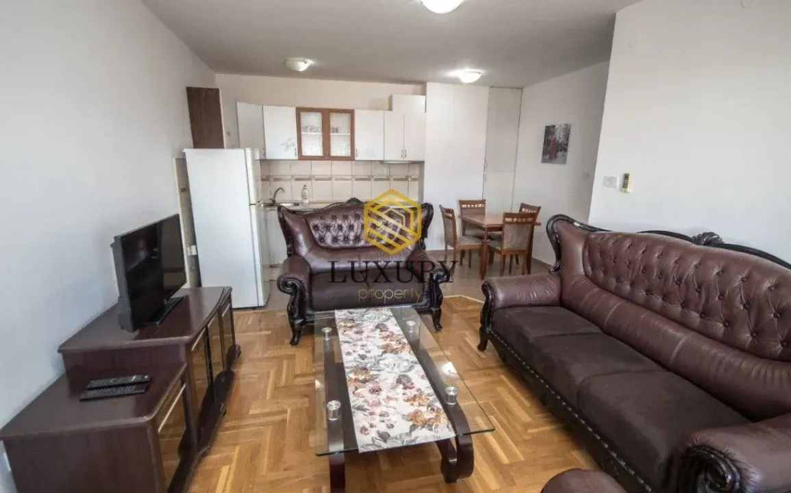 Izdavanje, dvosoban stan, 57m², City Kvart, Podgorica