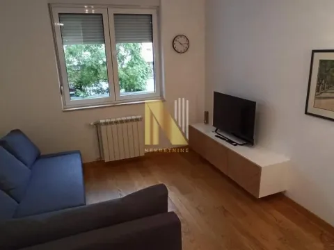 Izdavanje, dvosoban stan, 37m², Centar, Novi Sad - image 3