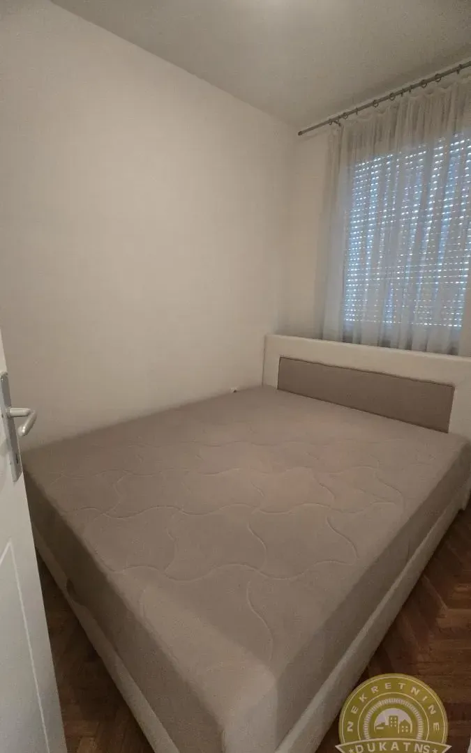 Izdavanje, jednosoban stan, 32m², Grbavica, Novi Sad Sve Podlokacije