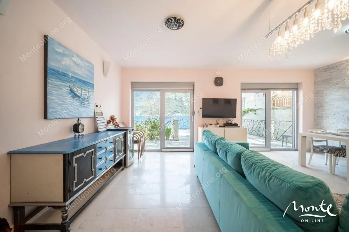 Sale, house, 484m², Stoliv, Kotor