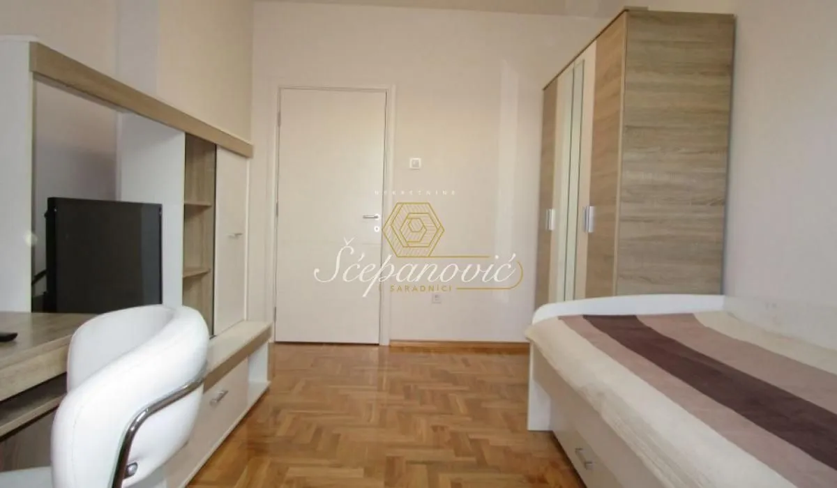 Prodaja, četvorosoban stan, 89m², Bulevar Oslobodjenja, Novi Sad Sve Podlokacije