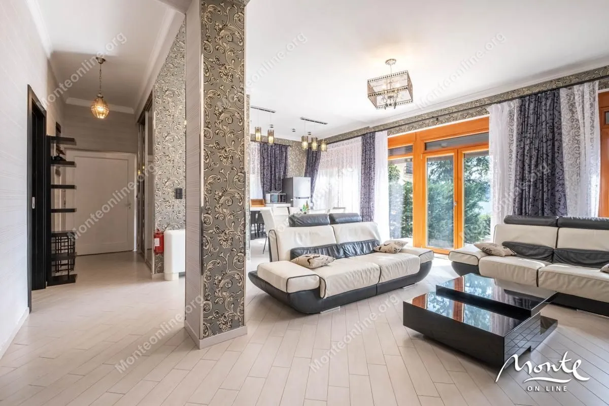 Sale, three bedroom apartment, 101m², Orahovac, Kotor