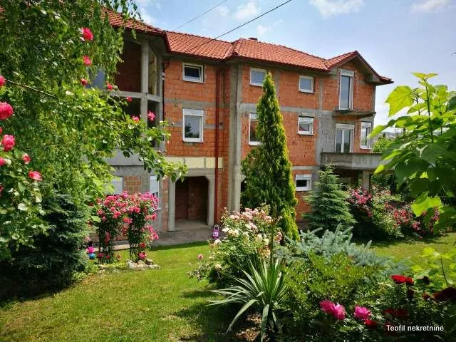 Prodaja, kuća, 550m², Mali Mokri Lug, Zvezdara Sve Podlokacije