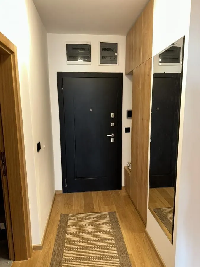 Izdavanje, četvorosoban stan, 102m², Crveni Krst, Beograd