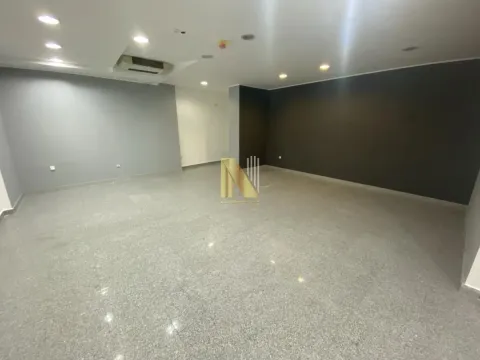 Izdavanje, poslovni prostor, 51m², Centar, Novi Sad