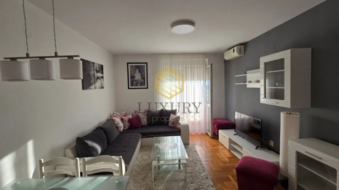 Rent, studio apartment, 30m², Stari Aerodrom, Podgorica