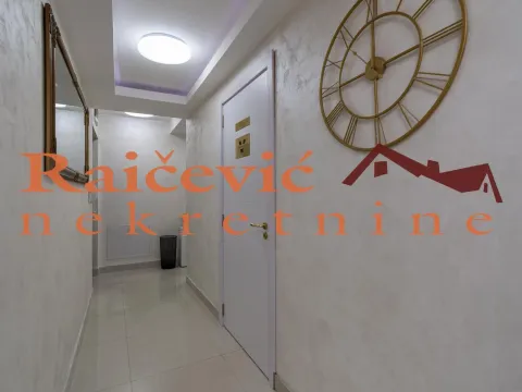 Prodaja, poslovni prostor, 57m², Kalenić Pijaca, Vračar Sve Podlokacije - image 10