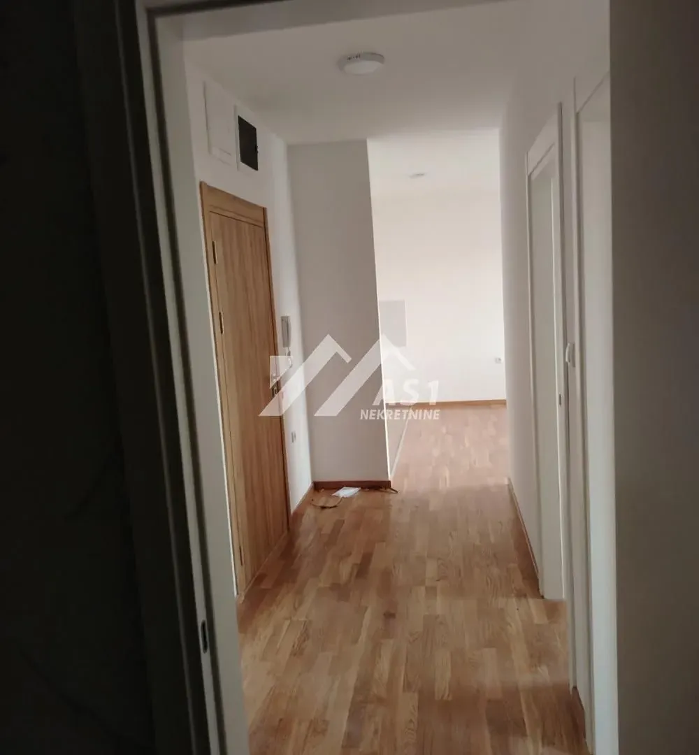 Prodaja, trosoban stan, 67m², Petrovaradin, Novi Sad