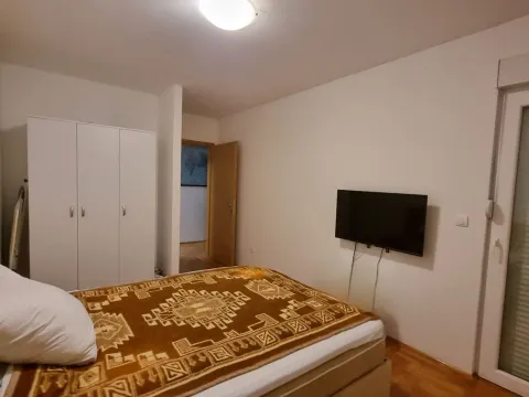 Prodaja, dvosoban stan, 76m², Centar, Bar - image 12