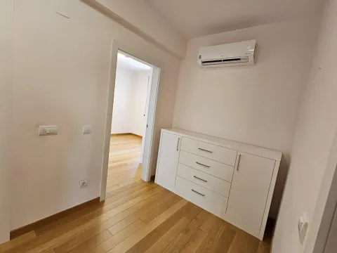 Izdavanje, stan, 136m², Kalenić Pijaca, Vračar Sve Podlokacije - image 10