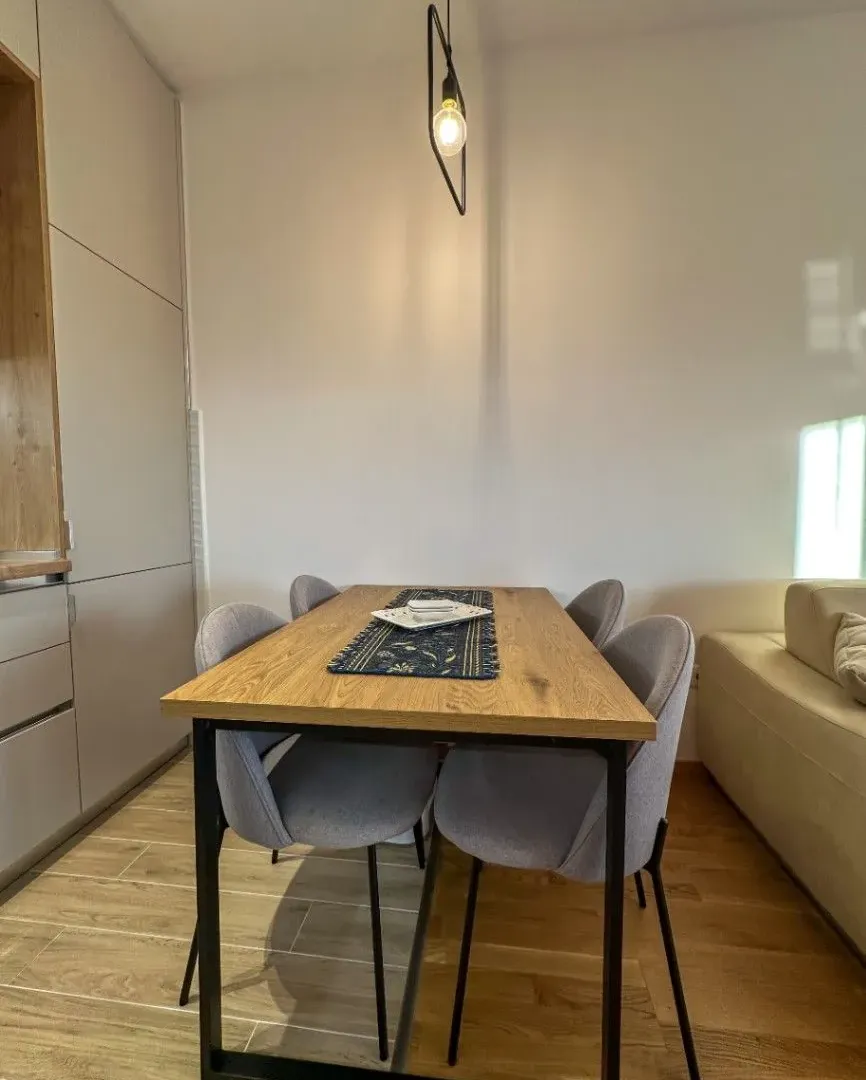 Izdavanje, jednosoban stan, 45m², Blok 9, Podgorica