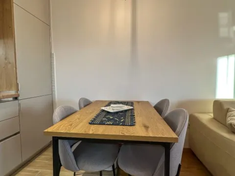 Rent, one bedroom apartment, 45m², Blok 9, Podgorica - image 2