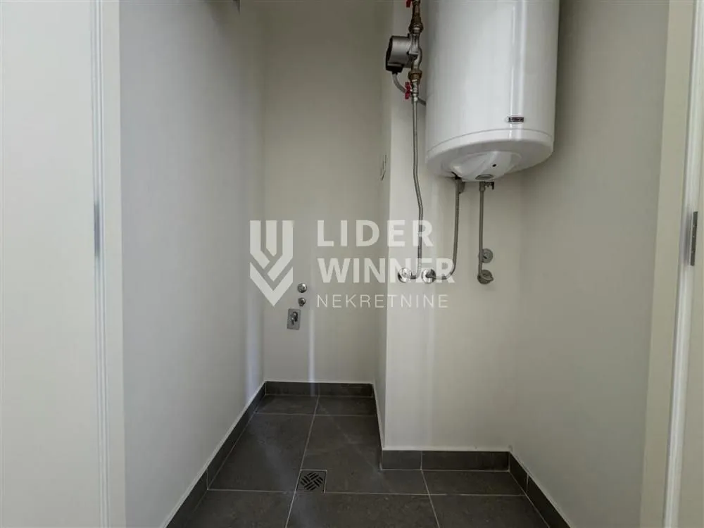 Sale, three bedroom apartment, 79m², Savski Venac, Beograd