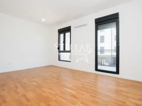 Izdavanje, dvosoban stan, 64m², Tološi, Podgorica - image 2
