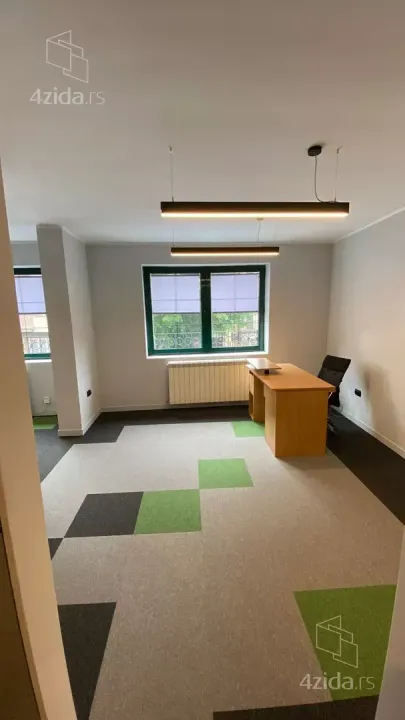 Izdavanje, poslovni prostor, 152m², Fon (Fon - Bilećka), Voždovac Sve Podlokacije