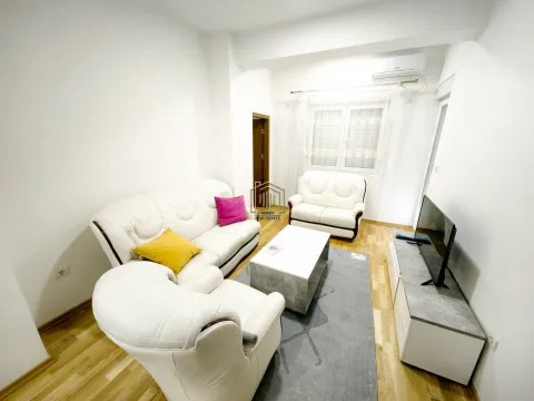 Izdavanje, dvosoban stan, 52m², Ljubović, Podgorica