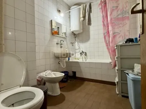 Prodaja, trosoban stan, 73m², Centar, Niš - image 12