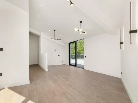 Prodaja, dvosoban stan, 153m², Tivat, Crna Gora - image 12