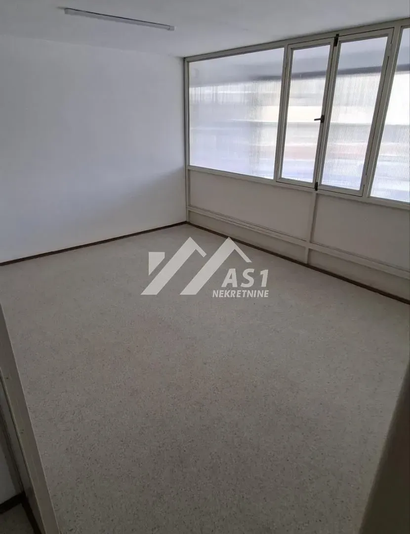 Rent, office space, 52m², Grbavica, Novi Sad Sve Podlokacije