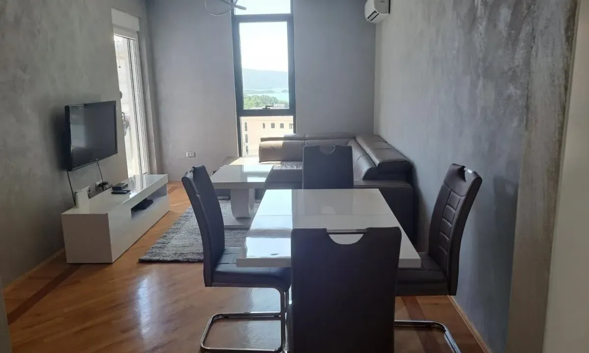 Izdavanje, stan, 51m², Centar, Tivat