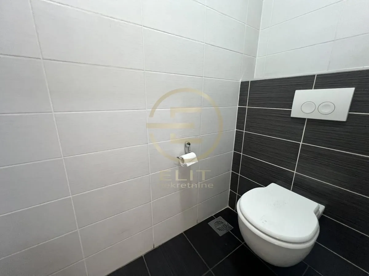 Rent, office space, 229m², Grbavica, Novi Sad Sve Podlokacije