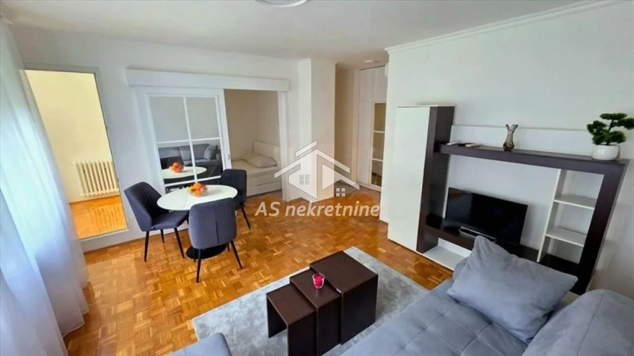 Izdavanje, dvosoban stan, 46m², Slavija, Vračar Sve Podlokacije