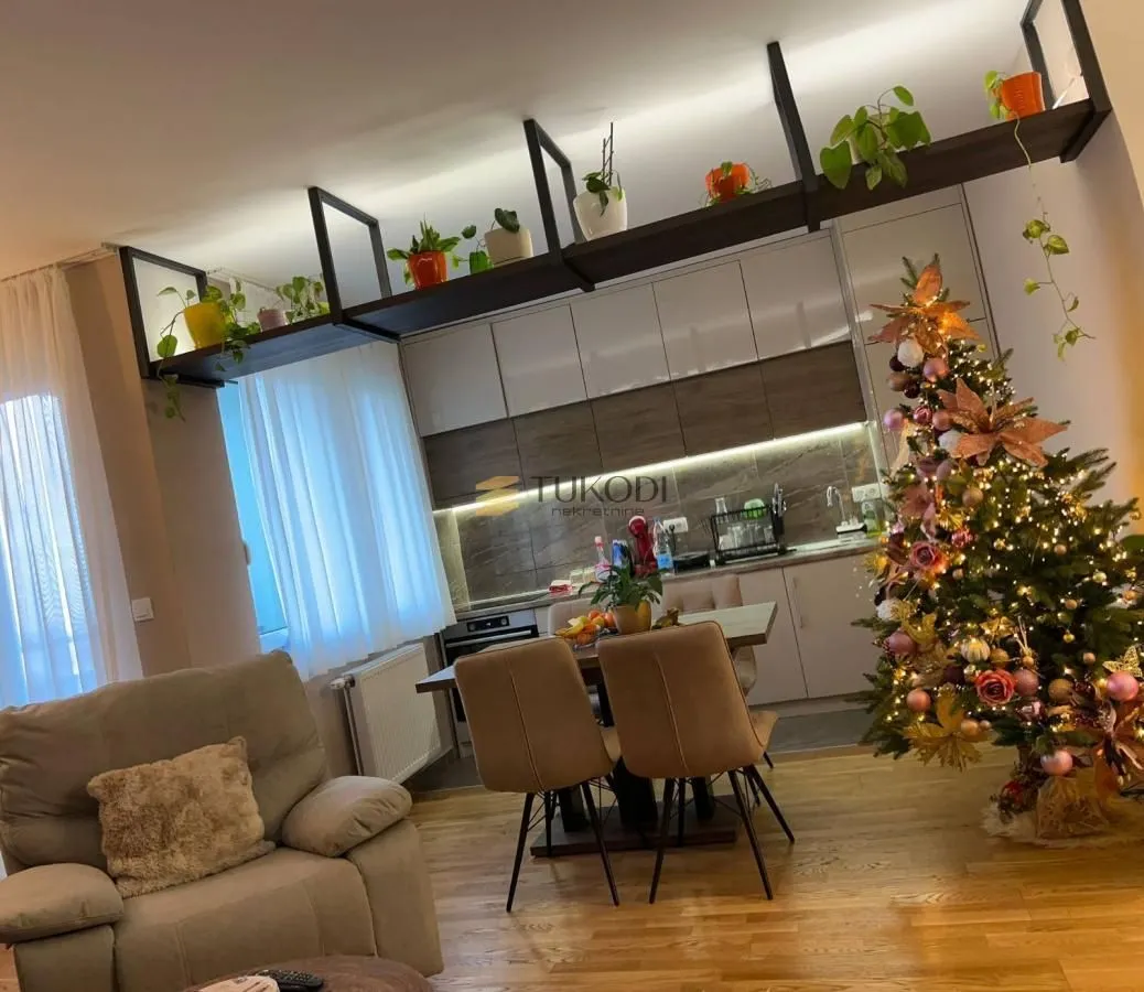 Prodaja, trosoban stan, 58m², Sremska Kamenica, Petrovaradin
