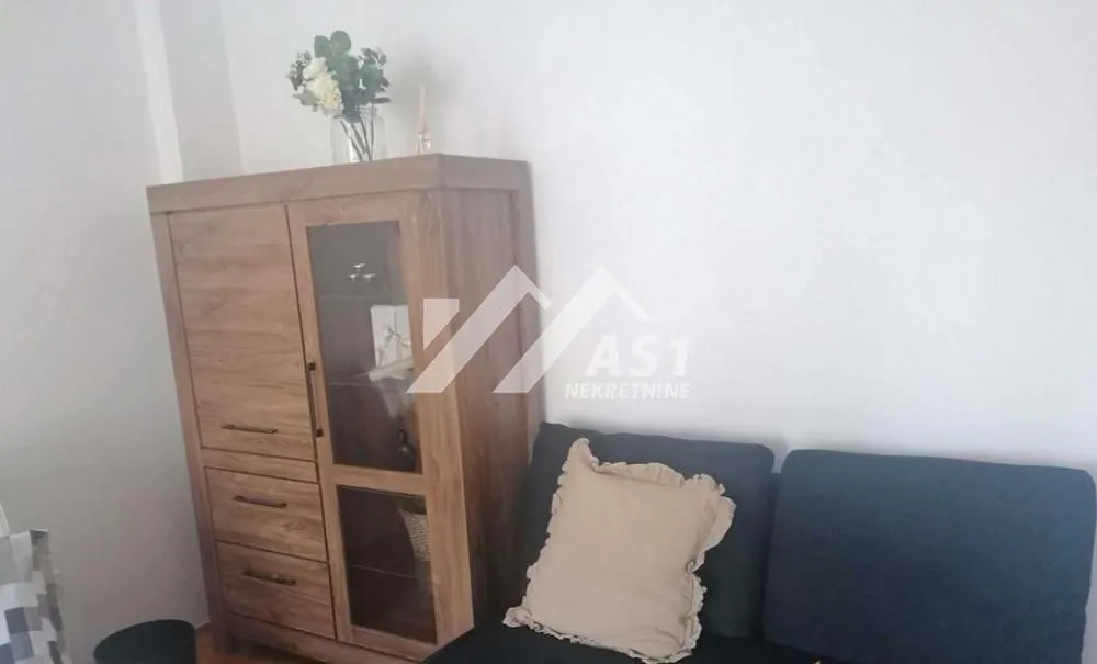 Izdavanje, jednosoban stan, 41m², Bulevar Oslobodjenja, Novi Sad Sve Podlokacije
