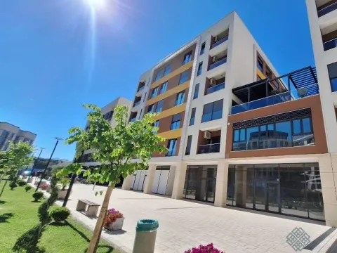 Izdavanje, poslovni prostor, 357m², Kod Capital Plaze, Podgorica - image 3