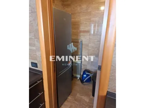 Izdavanje, trosoban stan, 90m², Vračar Hram, Vračar Sve Podlokacije - image 2