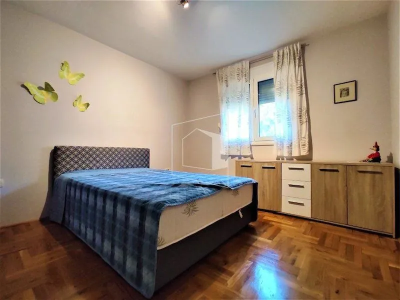 Rent, house, 180m², Mareza, Podgorica