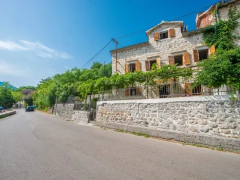 Prodaja, kuća, 168m², Prčanj, Kotor - image 19