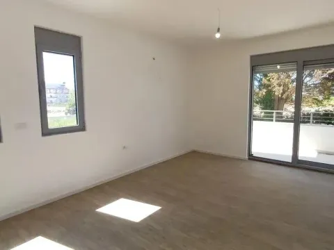 Prodaja, dvosoban stan, 59m², Ulcinj, Crna Gora - image 1