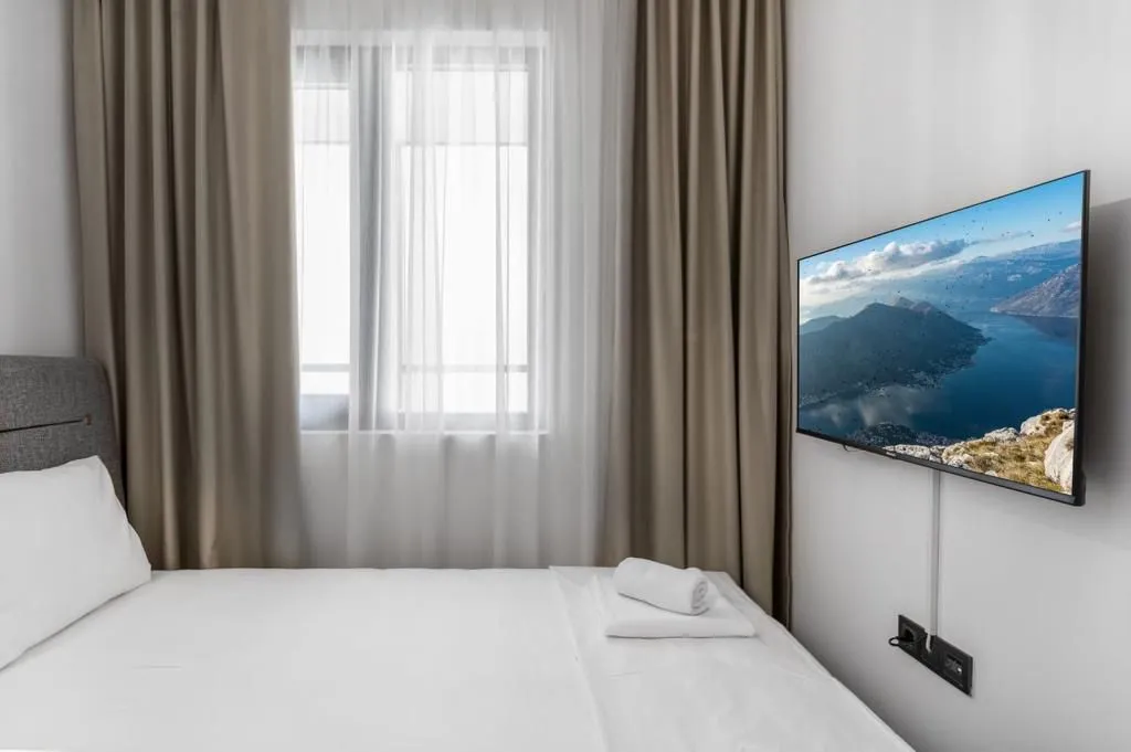 Sale, two bedroom apartment, 67m², Sveti Stefan, Budva