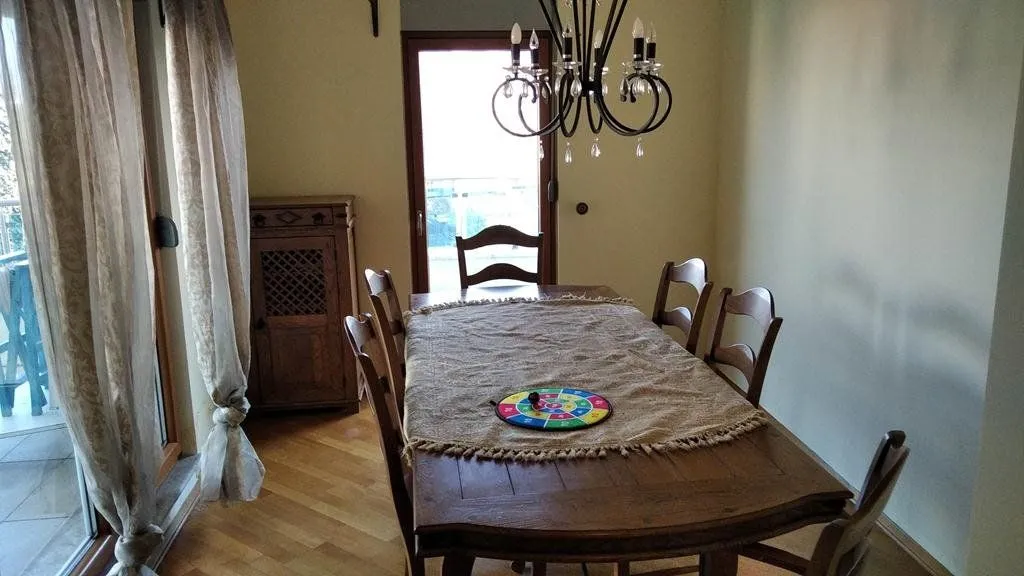 Izdavanje, dvosoban stan, 120m², Centar, Podgorica