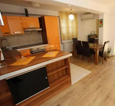 Rent, two bedroom apartment, 90m², Buljarica, Budva - image 1