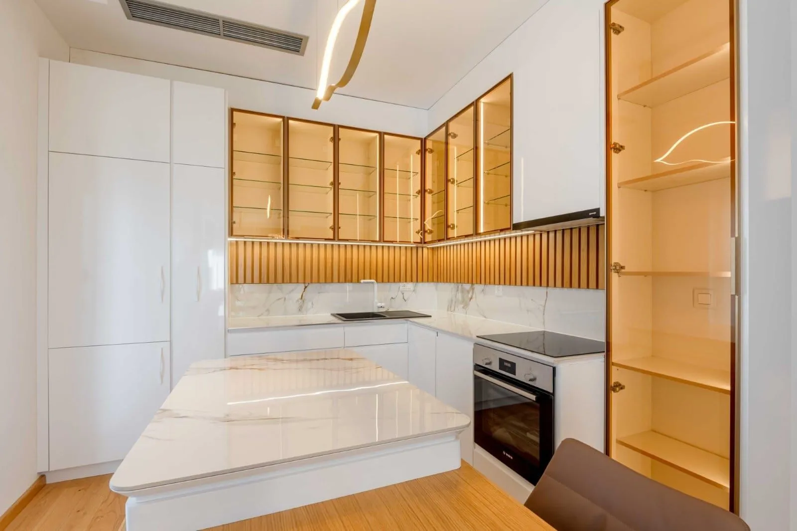 Prodaja, dvosoban stan, 134m², Bečići, Budva