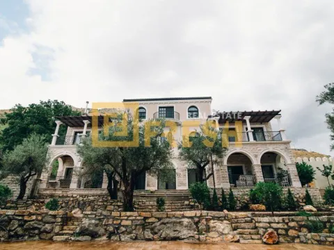 Prodaja, kuća, 550m², Budva, Crna Gora - image 1