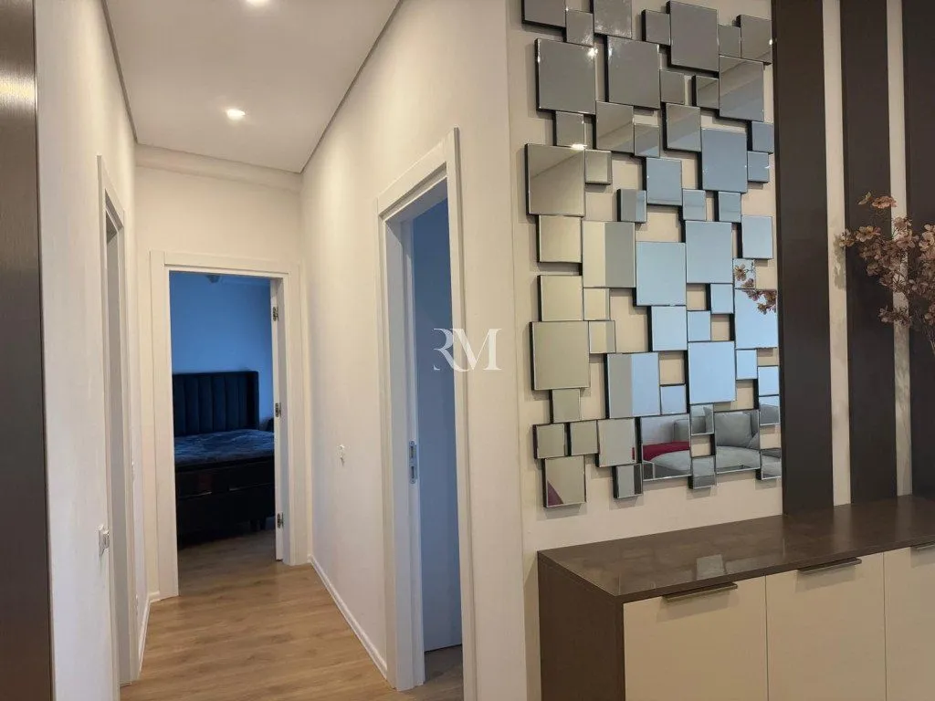 Prodaja, dvosoban stan, 76m², Tivat, Crna Gora