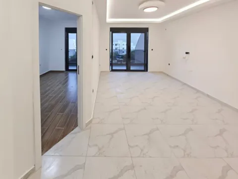 Sale, one bedroom apartment, 50m², Đenovići, Herceg Novi - image 8
