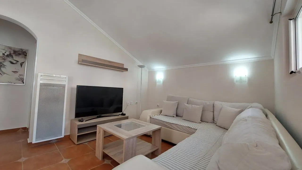 Rent, one bedroom apartment, 70m², Škaljari, Kotor
