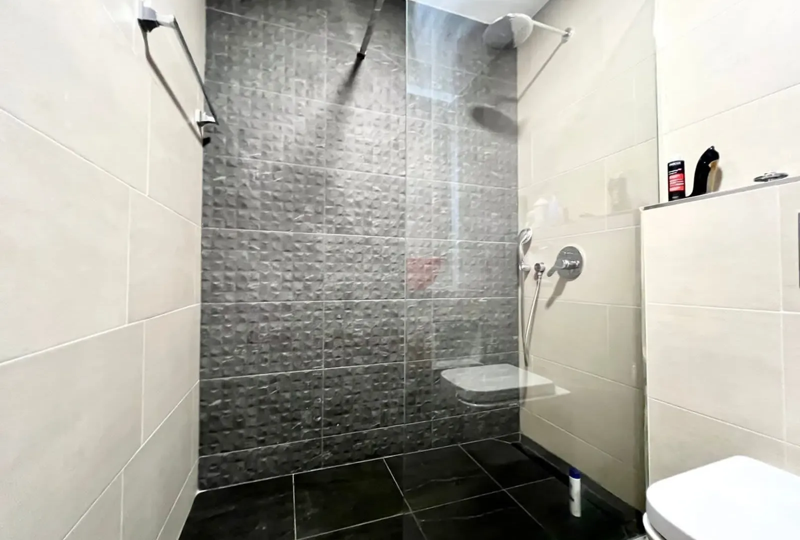 Izdavanje, dvosoban stan, 70m², Ljubović, Podgorica